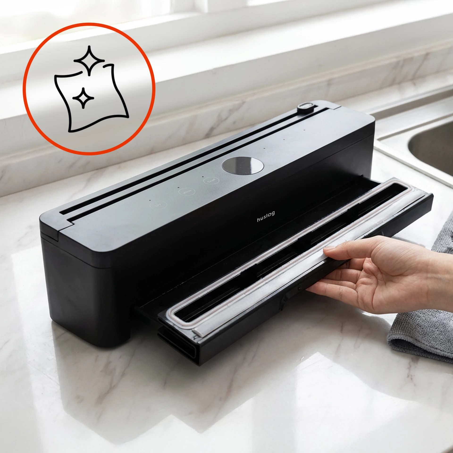 Vestav�n� podava� f�lie a n��