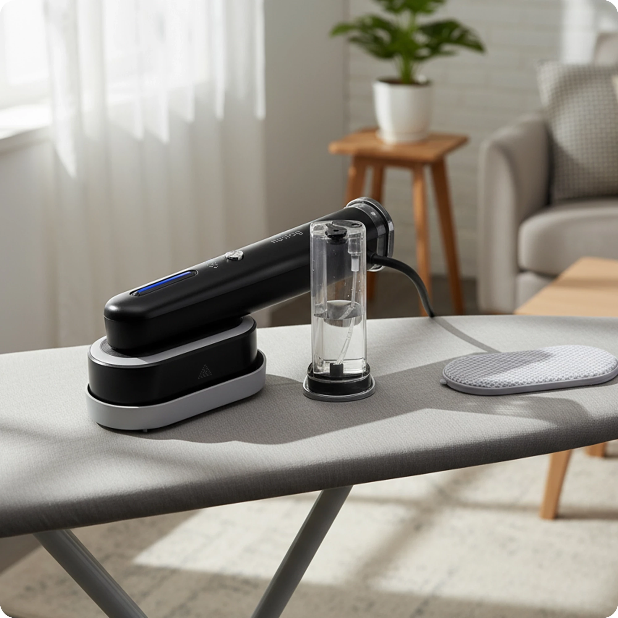 1Parownica z obrotową głowicą czarna