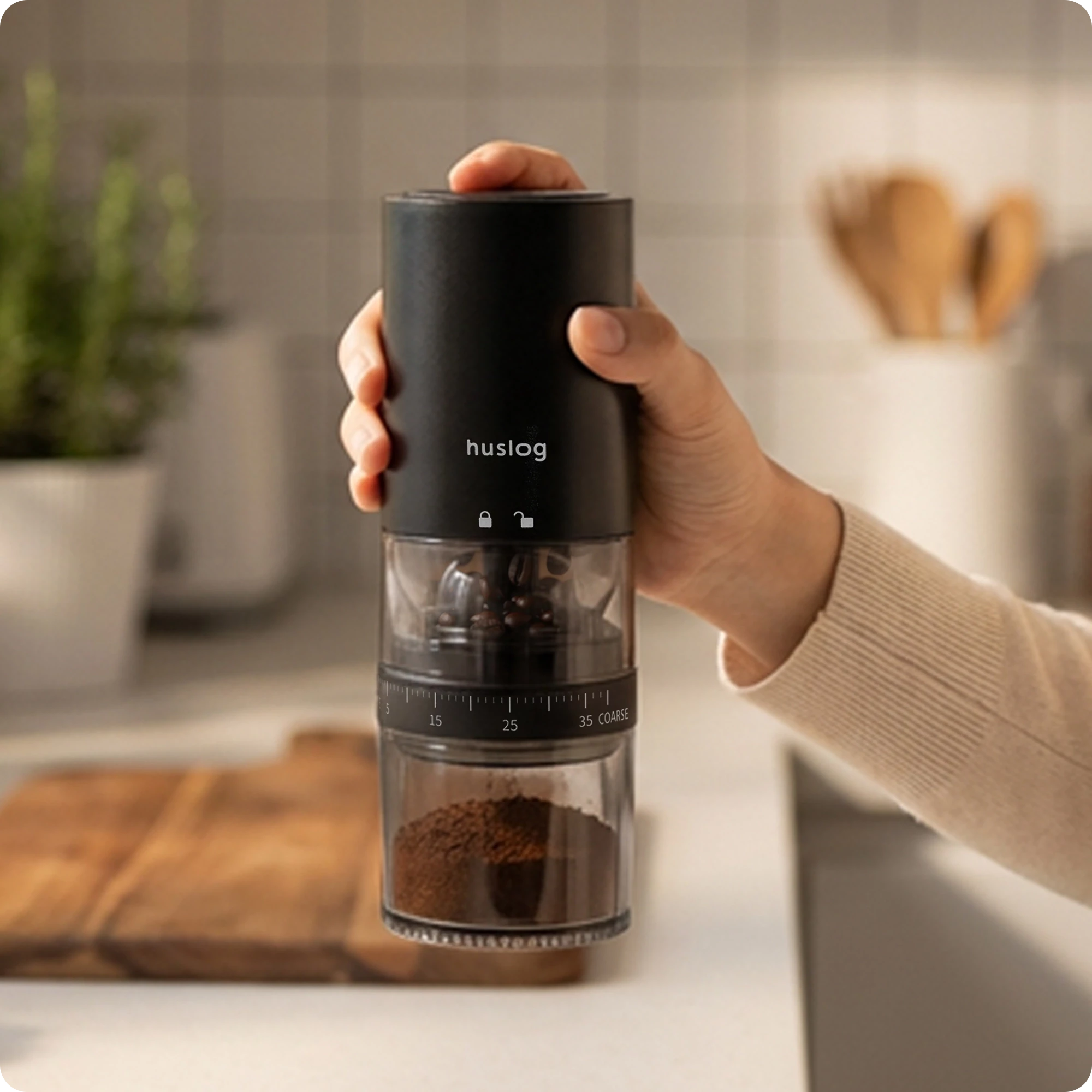 4Młynek bezprzewodowy do kawy z okienkiem